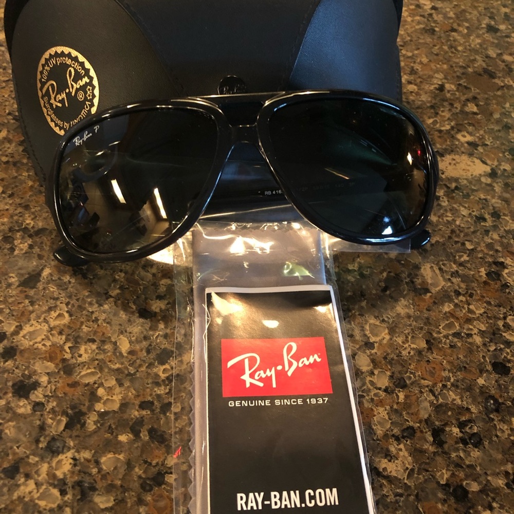 Brand new Ray-Ban polarized sunglasses